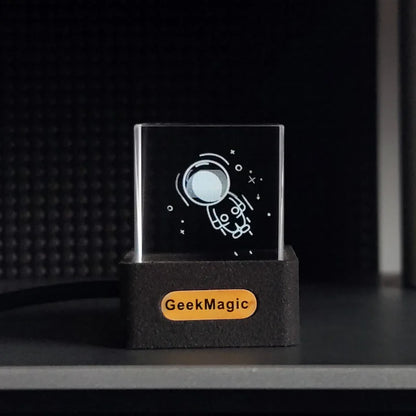 GeekMagic Holographic Weather Display